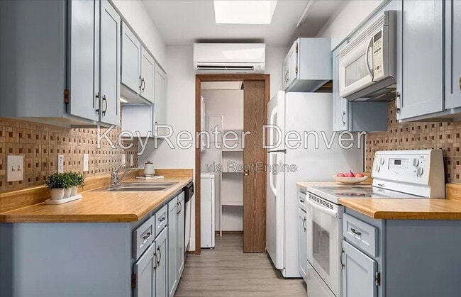 Building Photo - 1830 Newland Ct