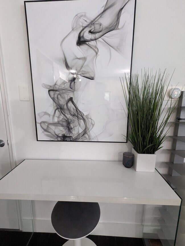 Photo - 210 Oakwood St SE Apartment