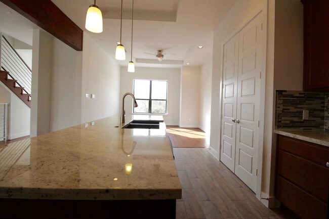 Foto del edificio - 5129 Elysian St