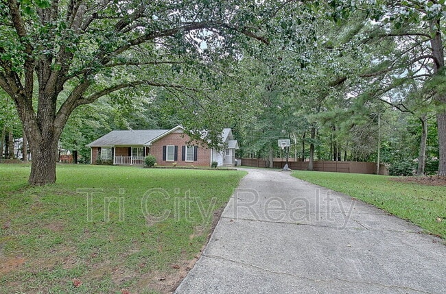 Building Photo - 135 Windham Way