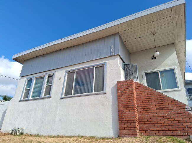 Foto del edificio - 503 E Fairview Blvd