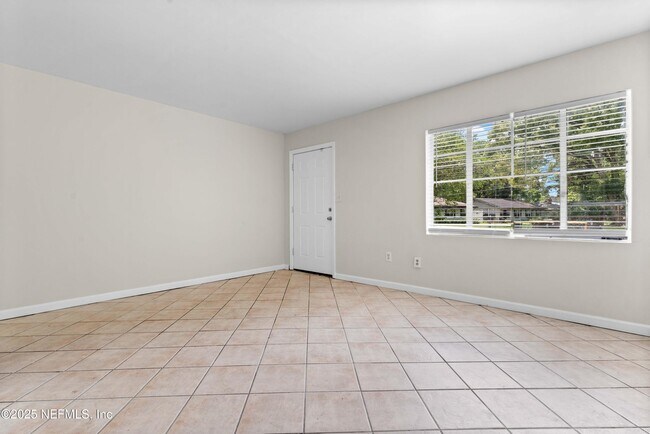 Building Photo - 602 Luna Ct