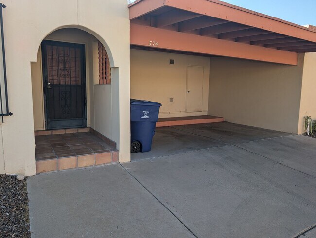 Foto del edificio - 2 Bedroom 2 bath Townhome
