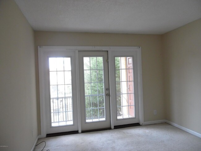 Building Photo - 3875 Mission Dr