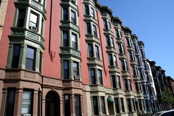Primary Photo - 813 Washington St