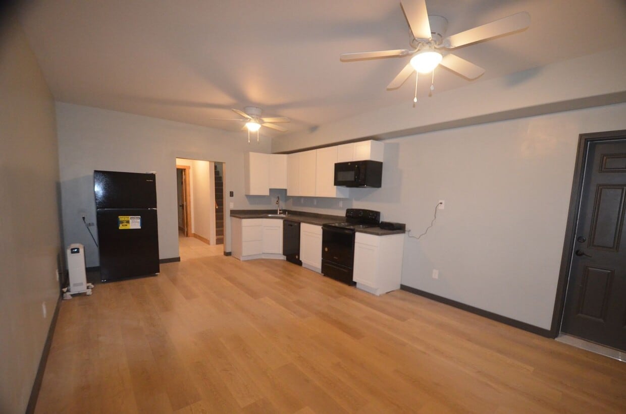Primary Photo - 600 Edgewood Rd