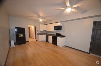 Building Photo - 600 Edgewood Rd