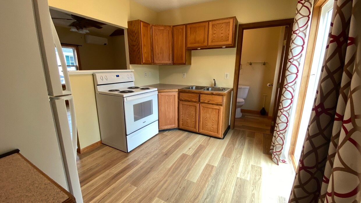 Photo - 18 Center St (Easthampton, MA)