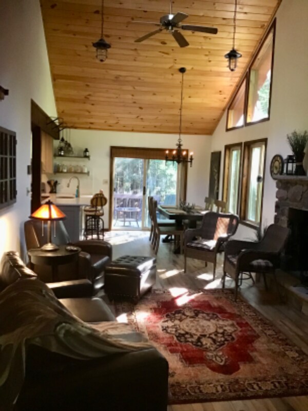 Building Photo - 154 Tanglewood Dr