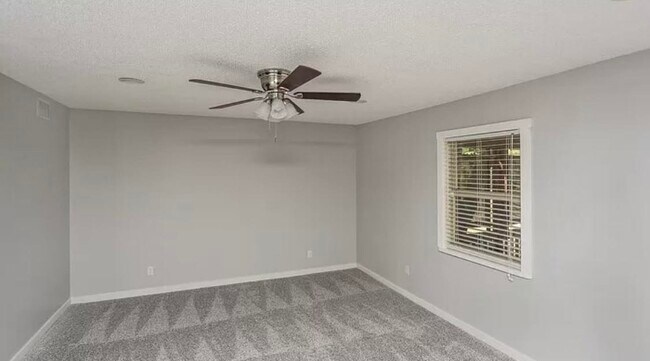 Building Photo - 3620 W Seminary Dr