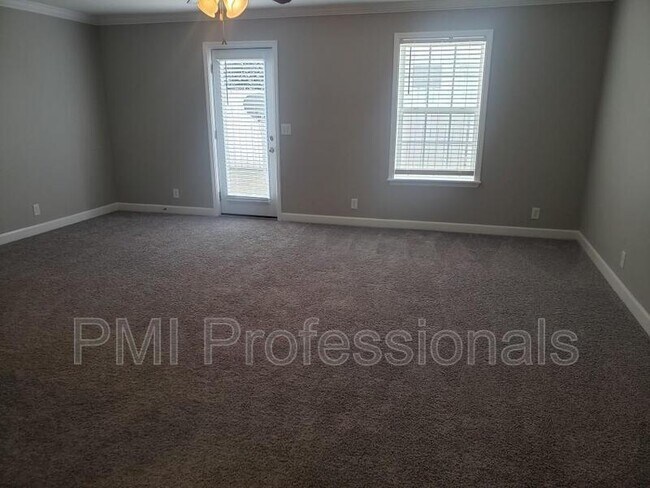Building Photo - 609 Bonneville Ln