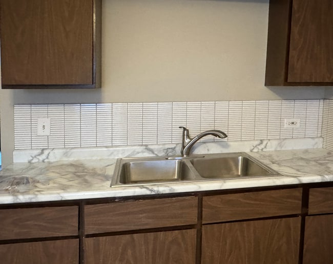 Building Photo - 9720 Ravinia Ct