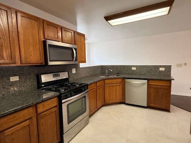 Foto del edificio - 345 Abington Woods Dr