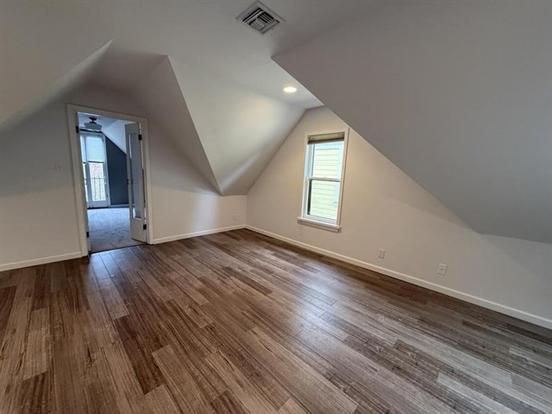 Photo - 2251 NW Hoyt Street ~ Fantastic Unit in Tri-Plex