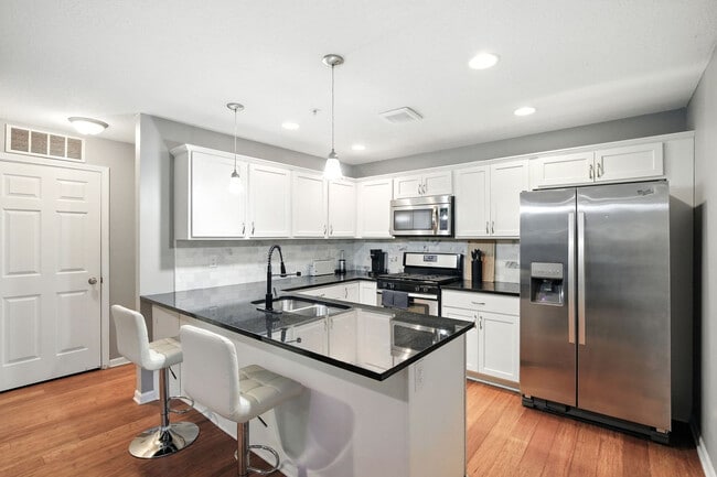 Foto del edificio - 2424 Lyndale Ave S