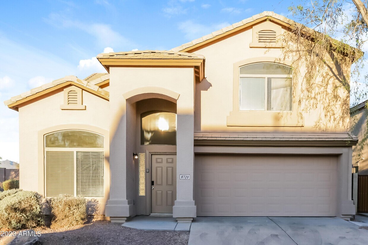 Foto principal - 8720 S 50th Ln