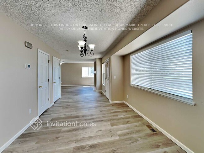 Foto del edificio - 7395 Middle Bay Way