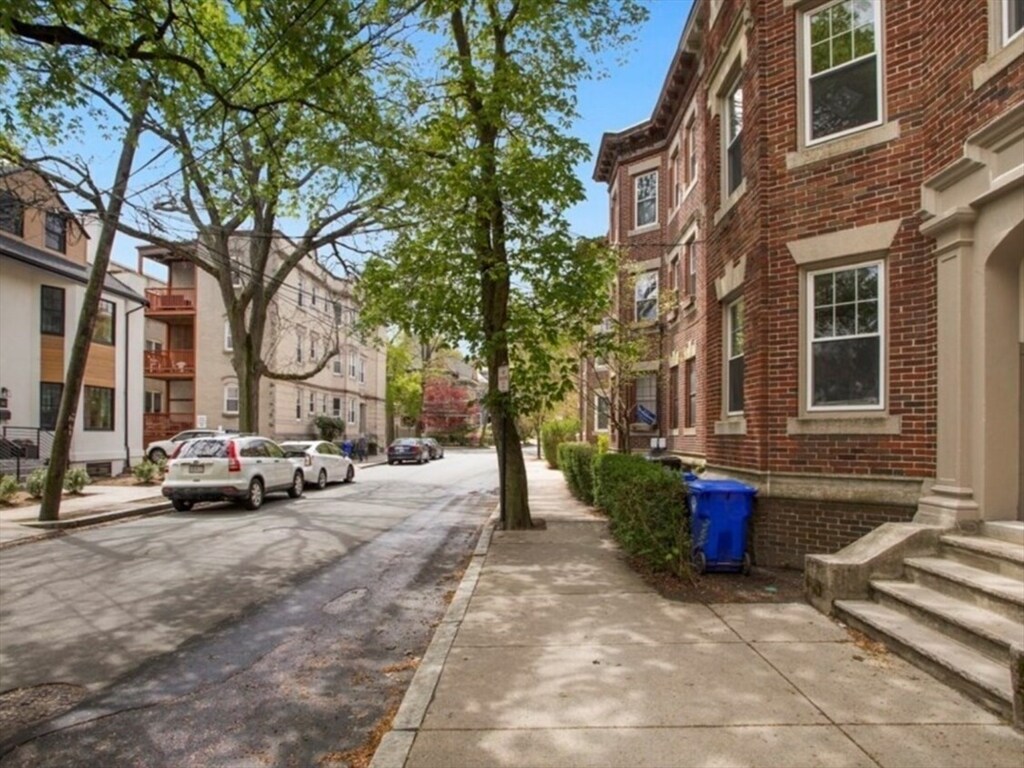 Foto principal - 164 Thorndike St