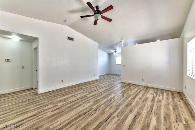 Foto del edificio - 8004 Cetus Cir