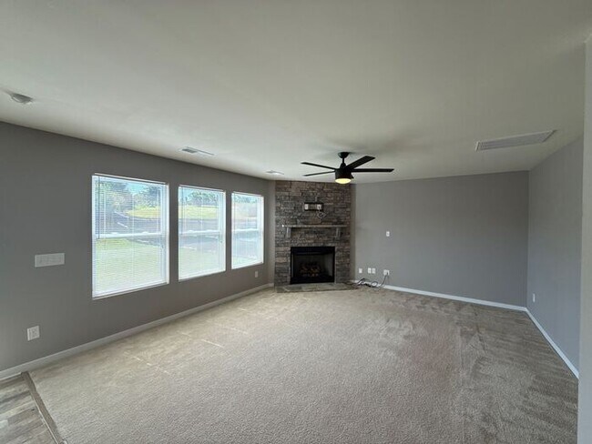 Foto del edificio - T.R. Lawing Realty Property