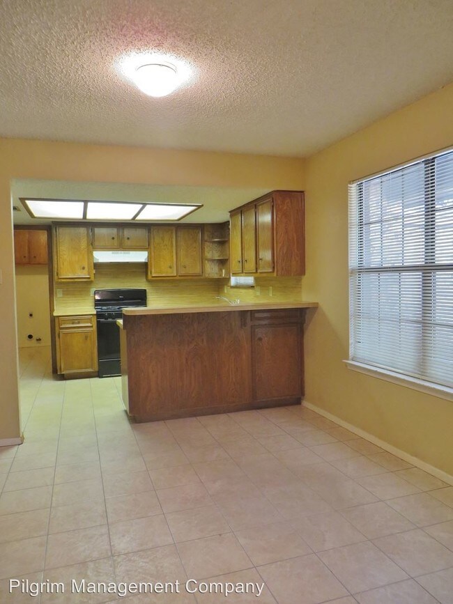 Building Photo - 3 br, 2 bath House - 405 Lakeway Drive
