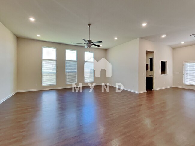 Building Photo - 803 Golden Bell Way