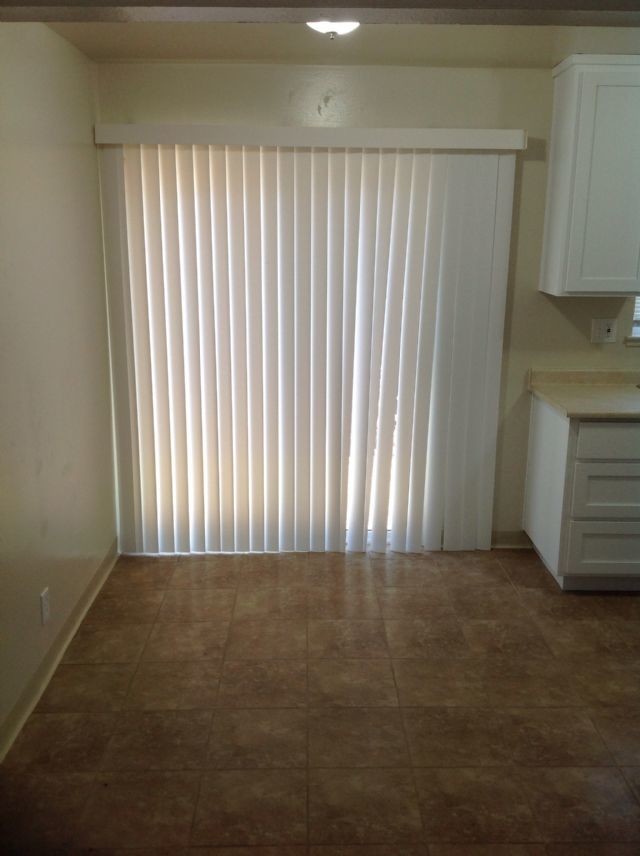 Building Photo - Duplex For Rent in Modesto