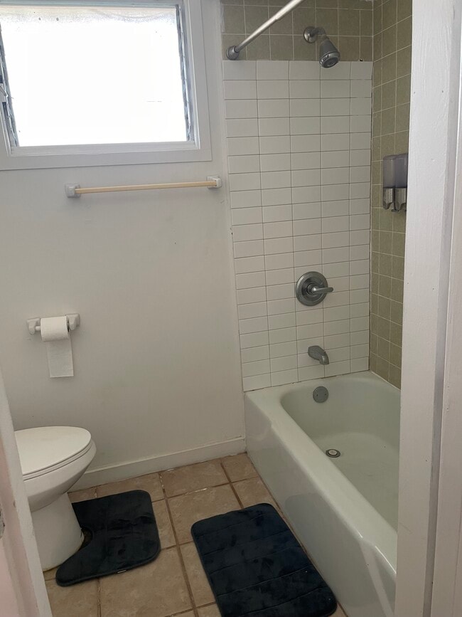 Building Photo - 4542 Aukai Ave
