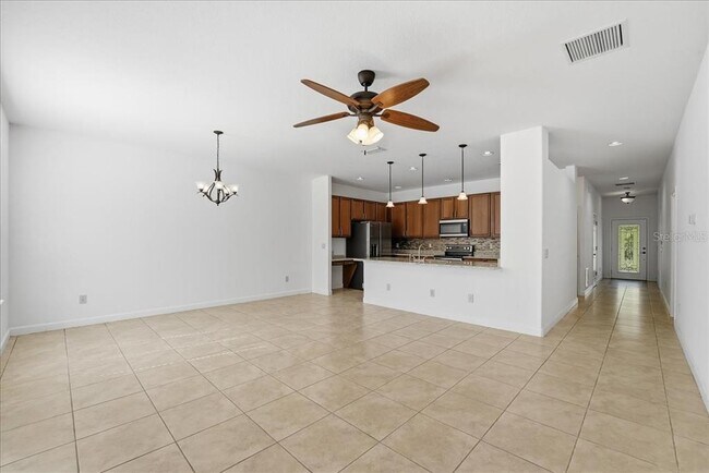 Foto del edificio - 954 E Broadway St