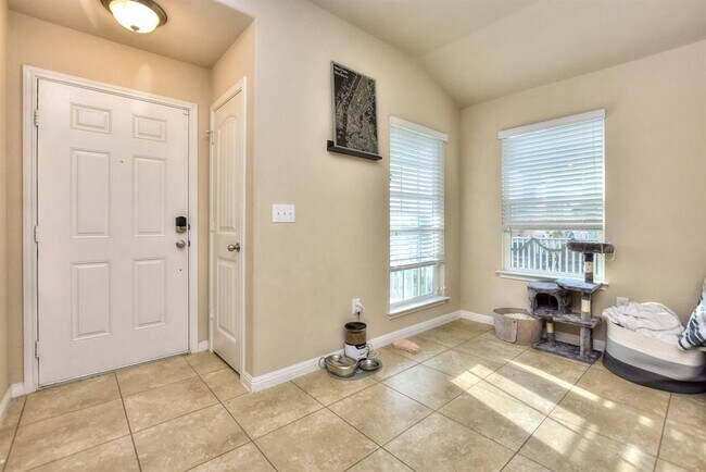 Foto del edificio - 404 Craters of the Moon Blvd