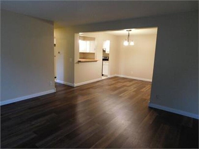 Foto del edificio - 2565 Clayton Blvd