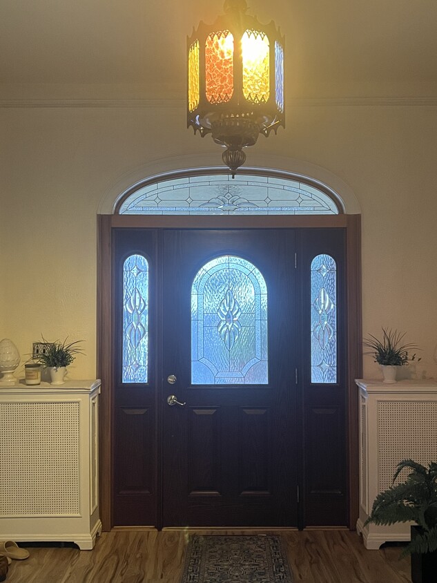 Entry foyer - 314 Rich Ave