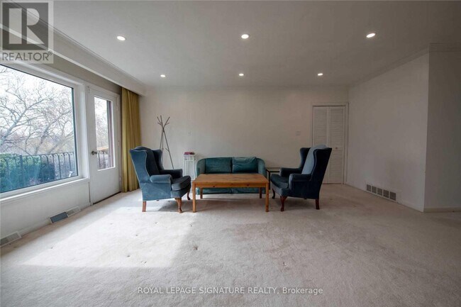 Photo du bâtiment - 28 Esther Lorrie Dr