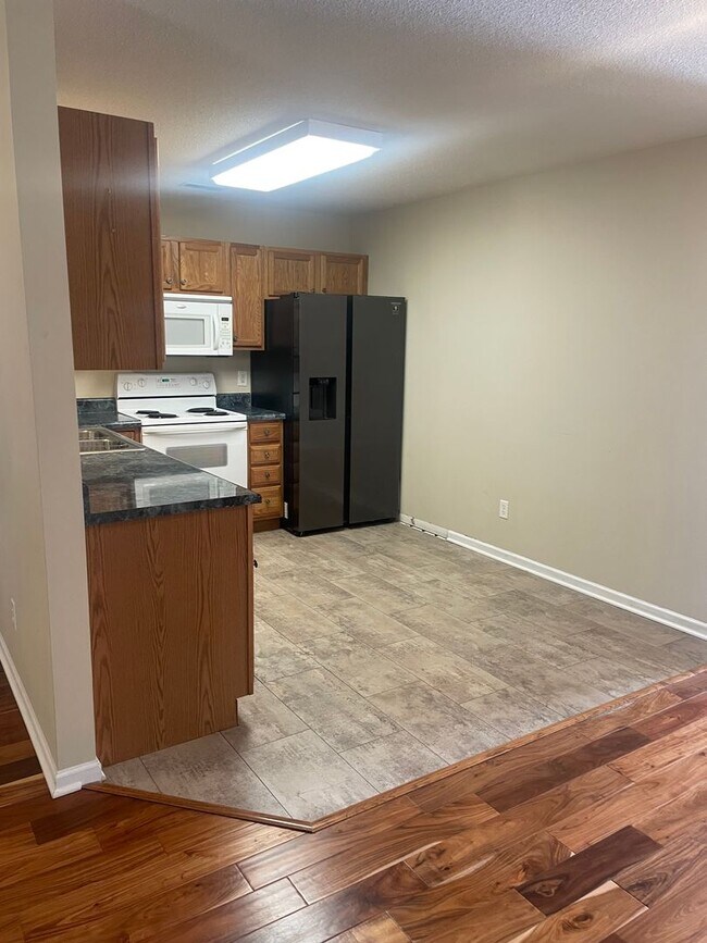 Foto del edificio - Knoxville 37912 - 2 bedroom 2 bath condo -...