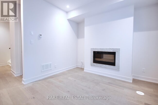 Building Photo - 54-TH254 Curzon St