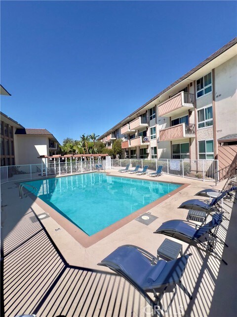 Foto del edificio - 5585 E Pacific Coast Hwy