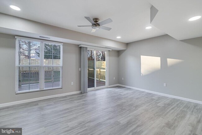 Foto del edificio - 4651 Grosbeak Pl