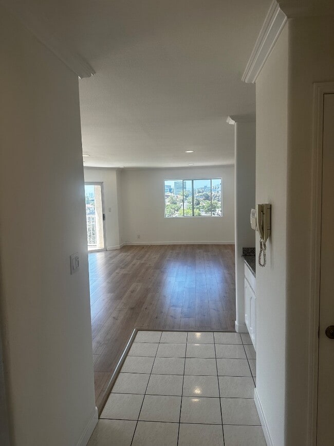 Foto del edificio - 4003 Sunset Dr