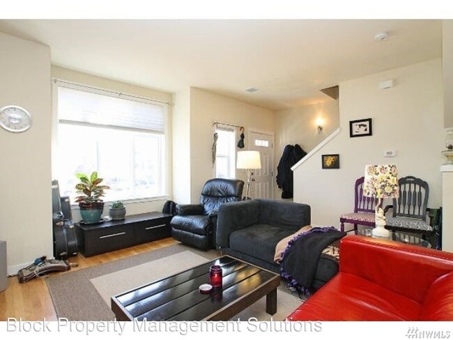 Building Photo - 2 br, 2.5 bath House - 3637 Wallingford Av...