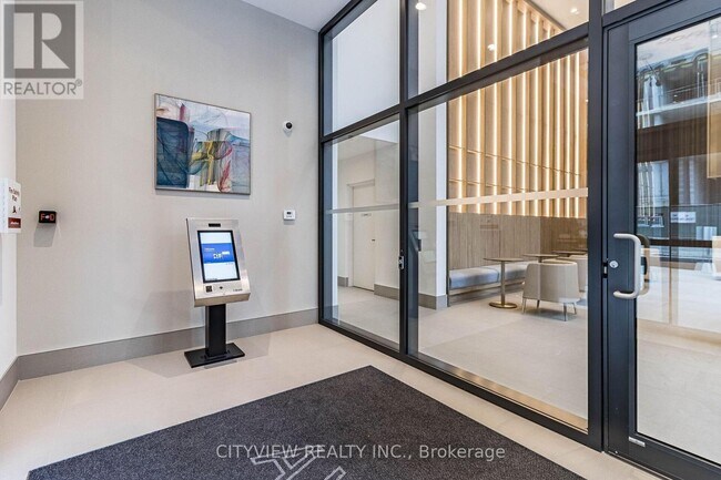 Photo du bâtiment - 4130 Parkside Village Dr