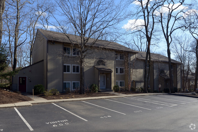 Building Photo - Village at Spring Green