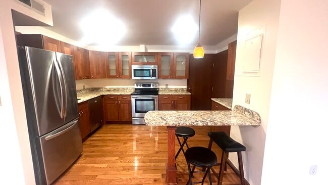 Kitchen - 404 Paradise Rd