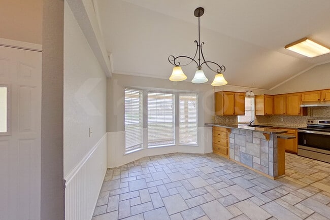 Foto del edificio - 6900 Alpine Ln