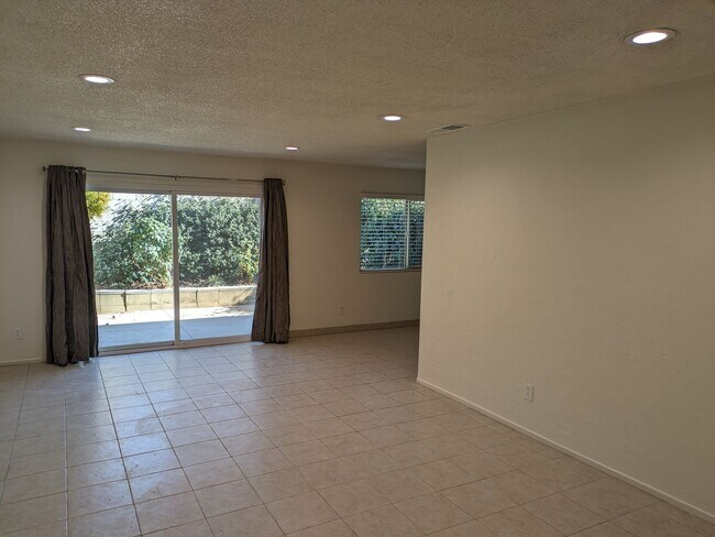Foto del edificio - NEWLY REMODELED!!!!!One bedroom One Bath Unit