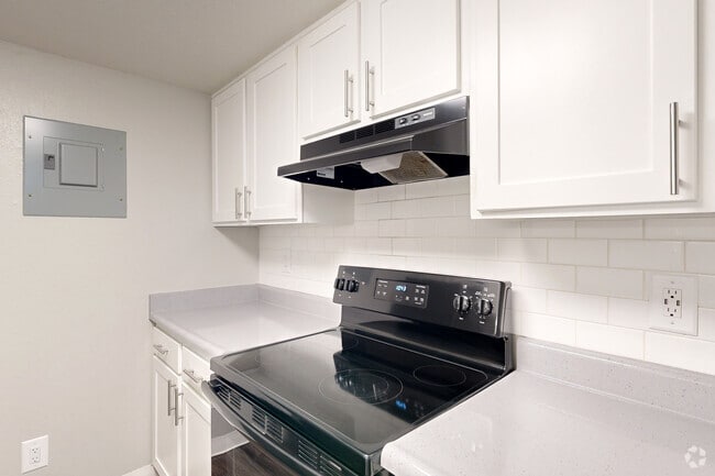 2BR, 1BA - 860SF - Oslo