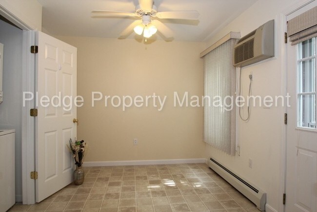 Building Photo - 10 Cathcart Dr