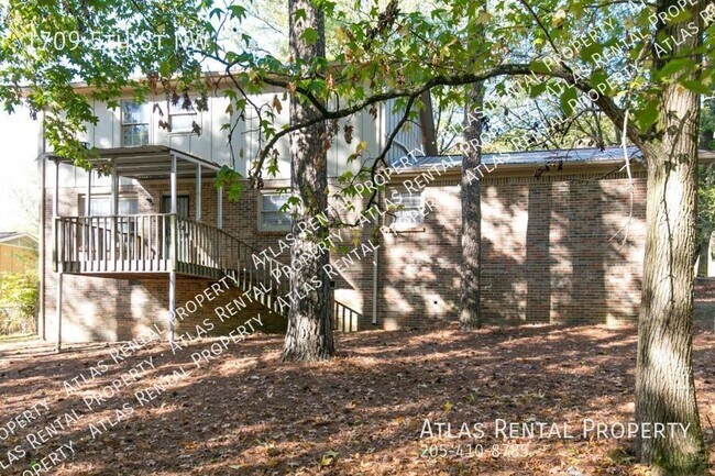 Foto del edificio - 1709 5th St NW