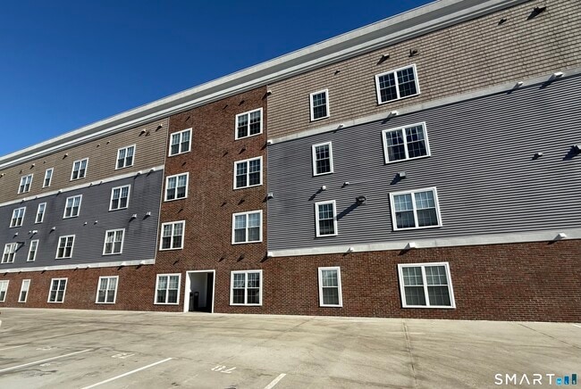 Building Photo - 502 Howe Ave