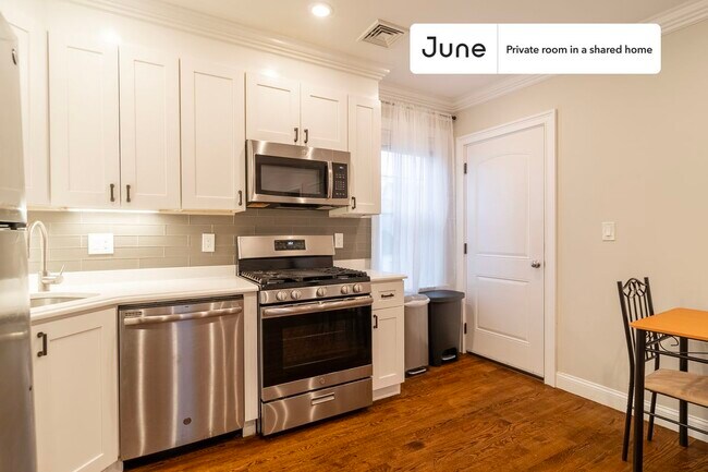 Foto del edificio - Room in Shared 4 bed/1.5 bath home