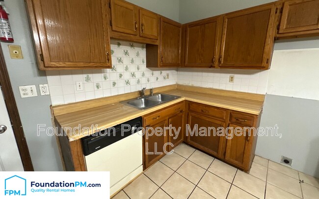 Building Photo - 5340 Plover Dr